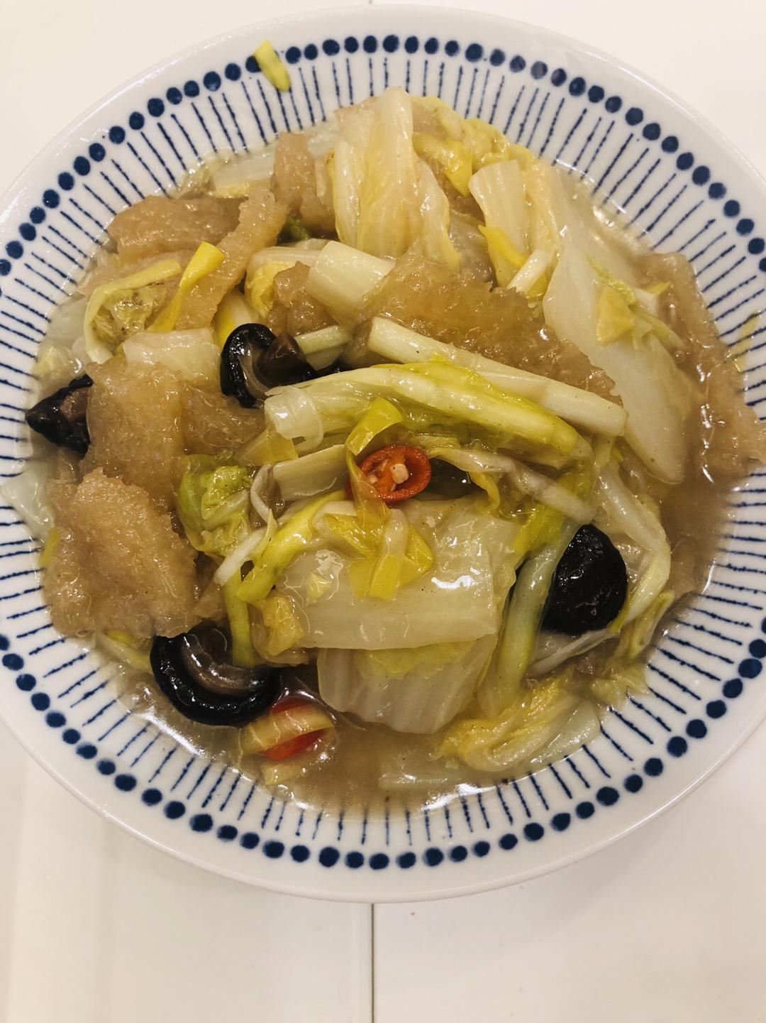 醋溜白菜肉皮