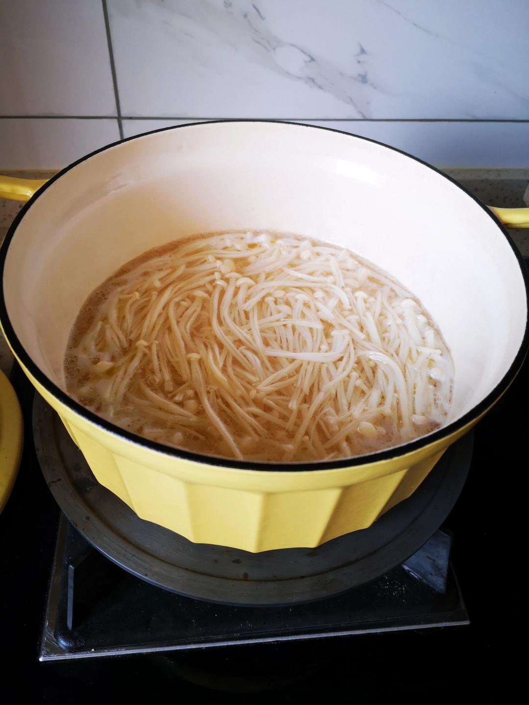 莲藕花生猪蹄汤【11月北鼎养生壶食谱】