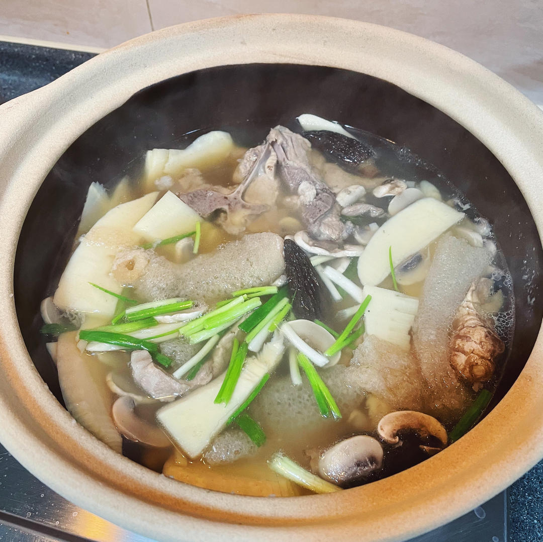 口蘑冬笋排骨汤