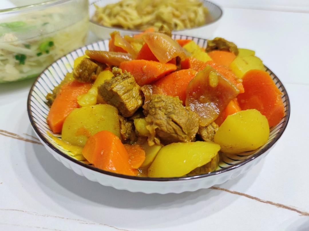 咖喱土豆炖牛腩
