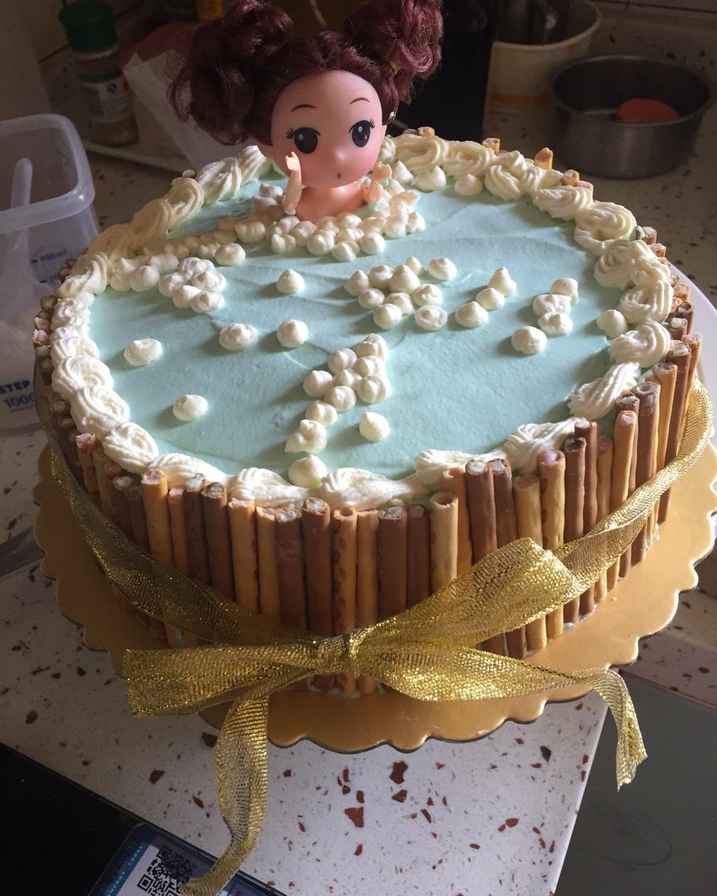 手机用户3840_29g4做的泡澡娃娃生日蛋糕(8寸)