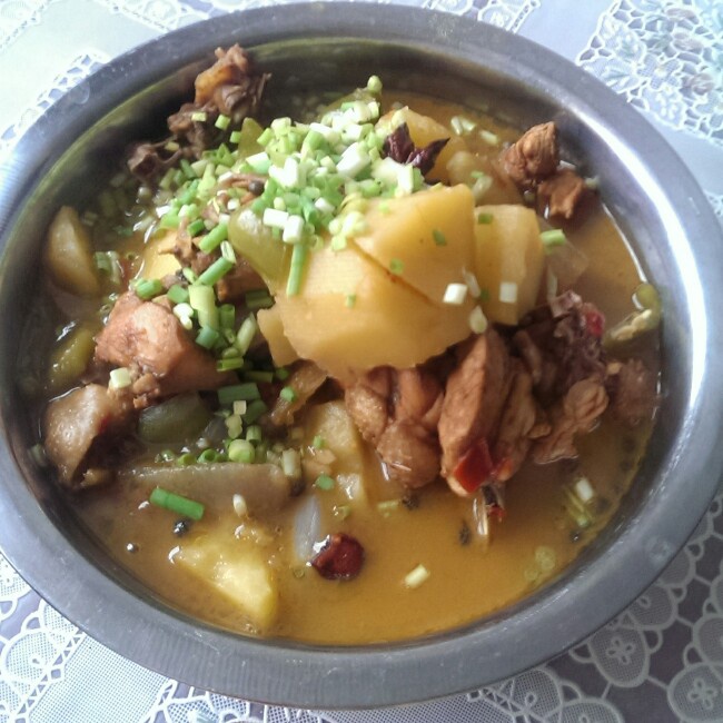 土豆炖鸡块