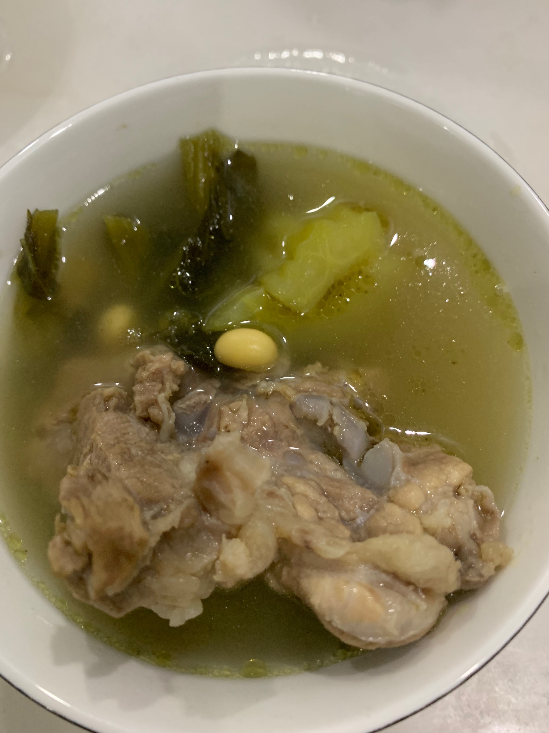 夏天的汤：苦瓜酸菜黄豆汤的做法