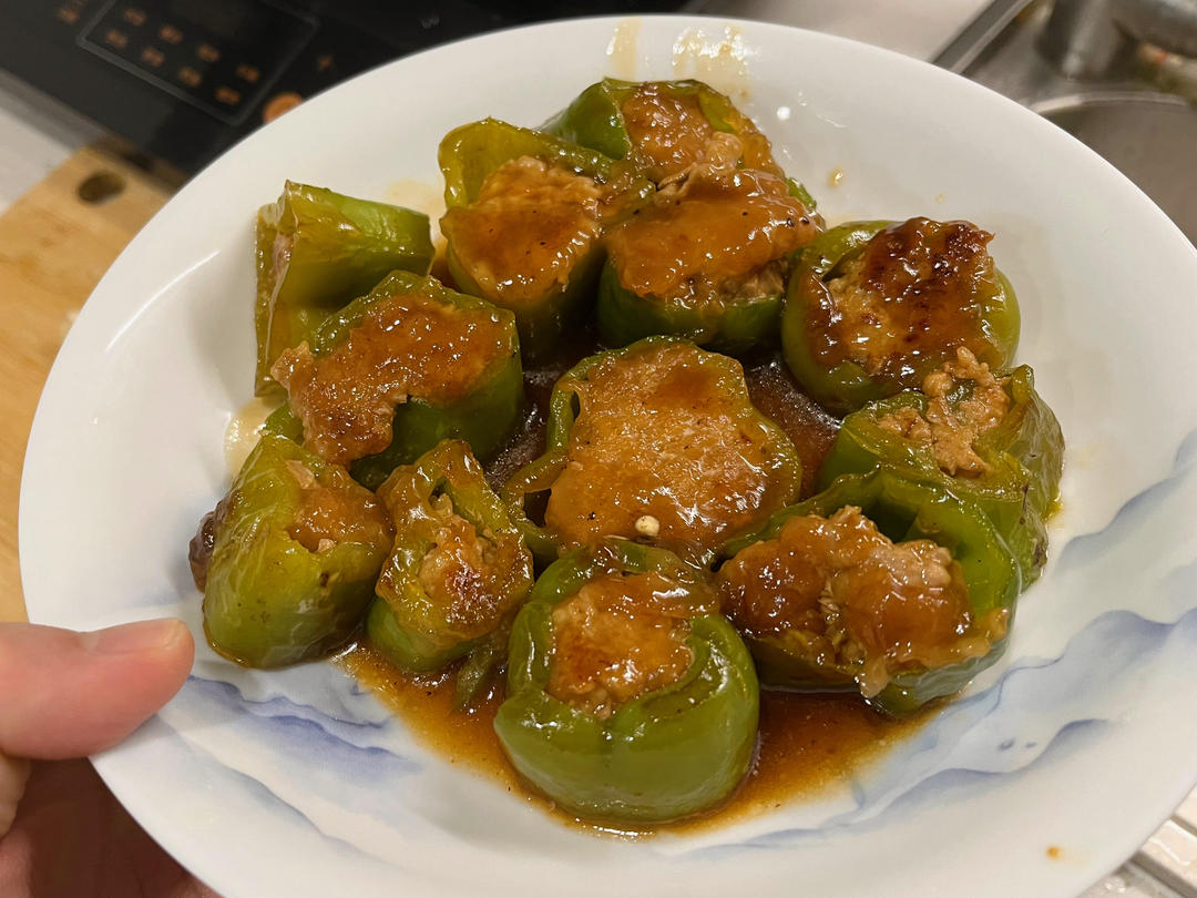 下饭菜“青椒酿肉”，香糯多汁鲜嫩下饭