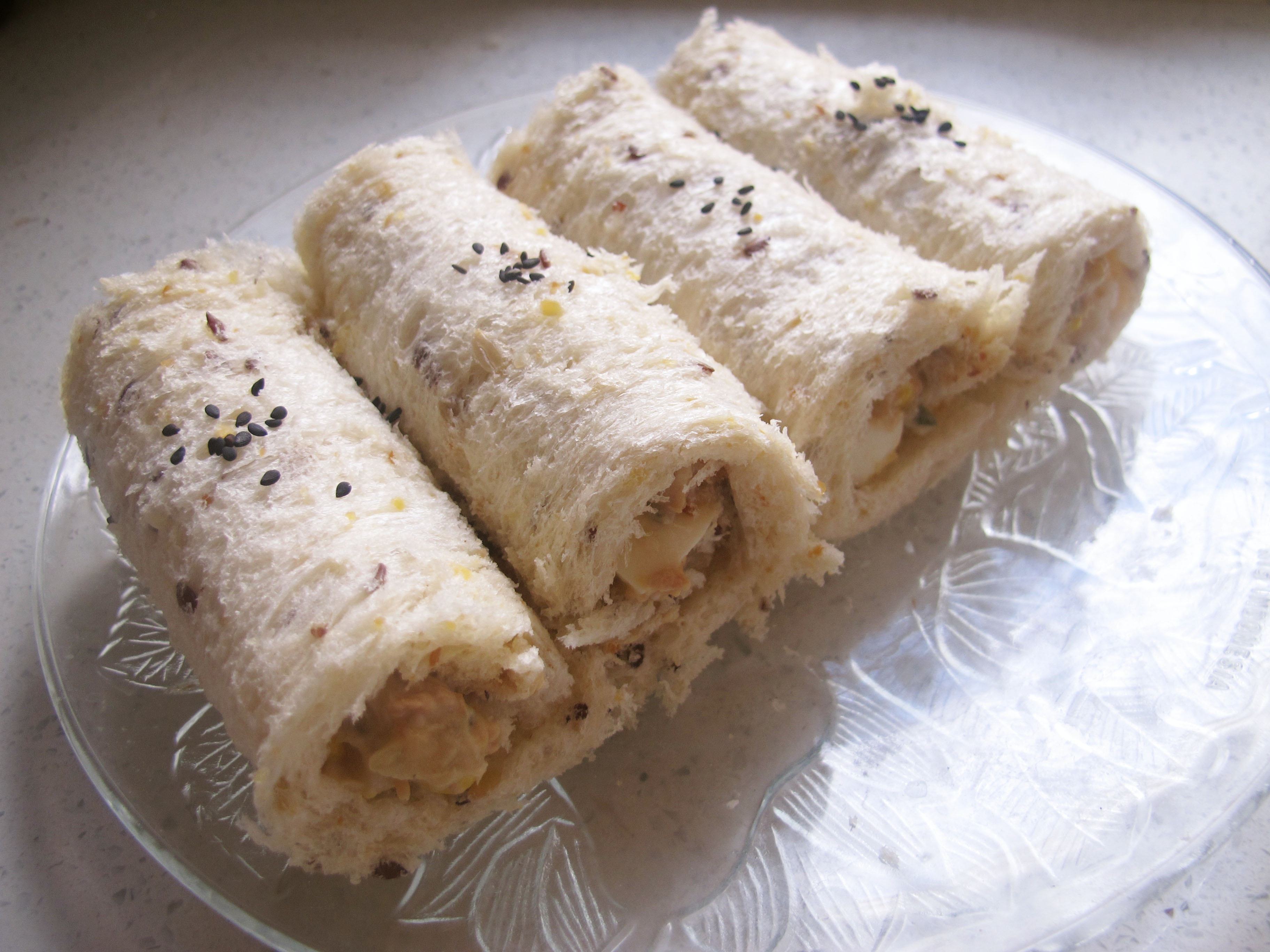 海苔鲜蔬吐司卷