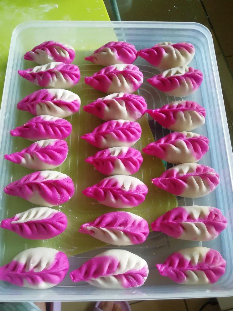 蔬菜汁彩色饺子