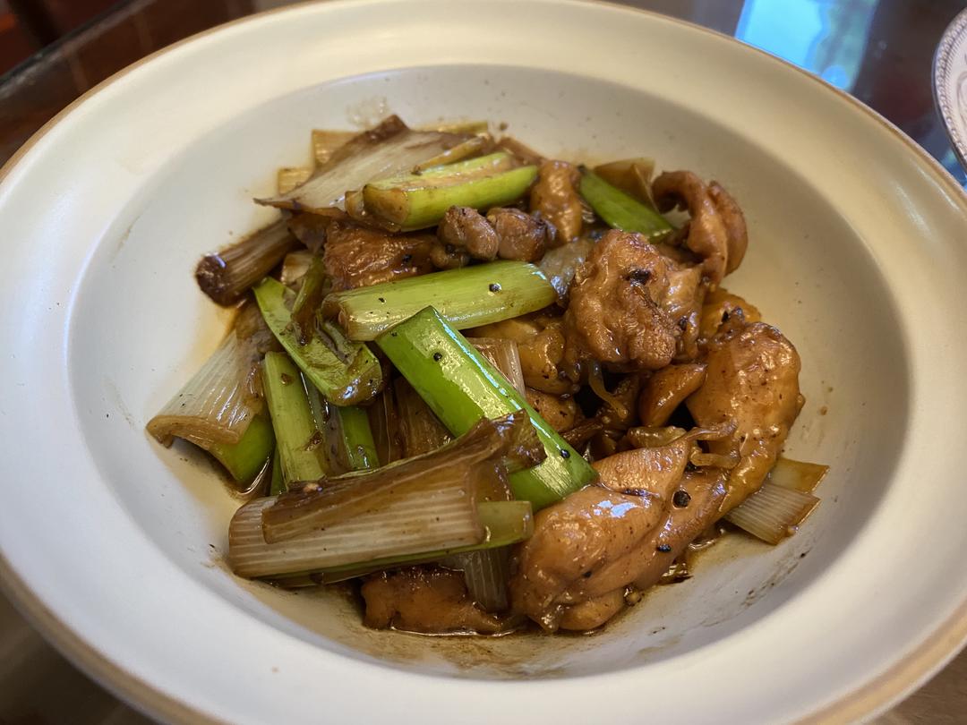 一人食·大葱炒鸡腿肉