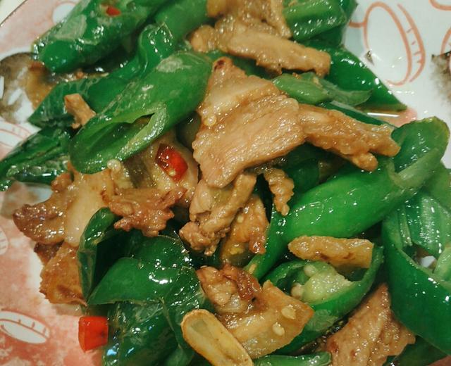 青椒炒五花肉，小心米饭吃多了的做法