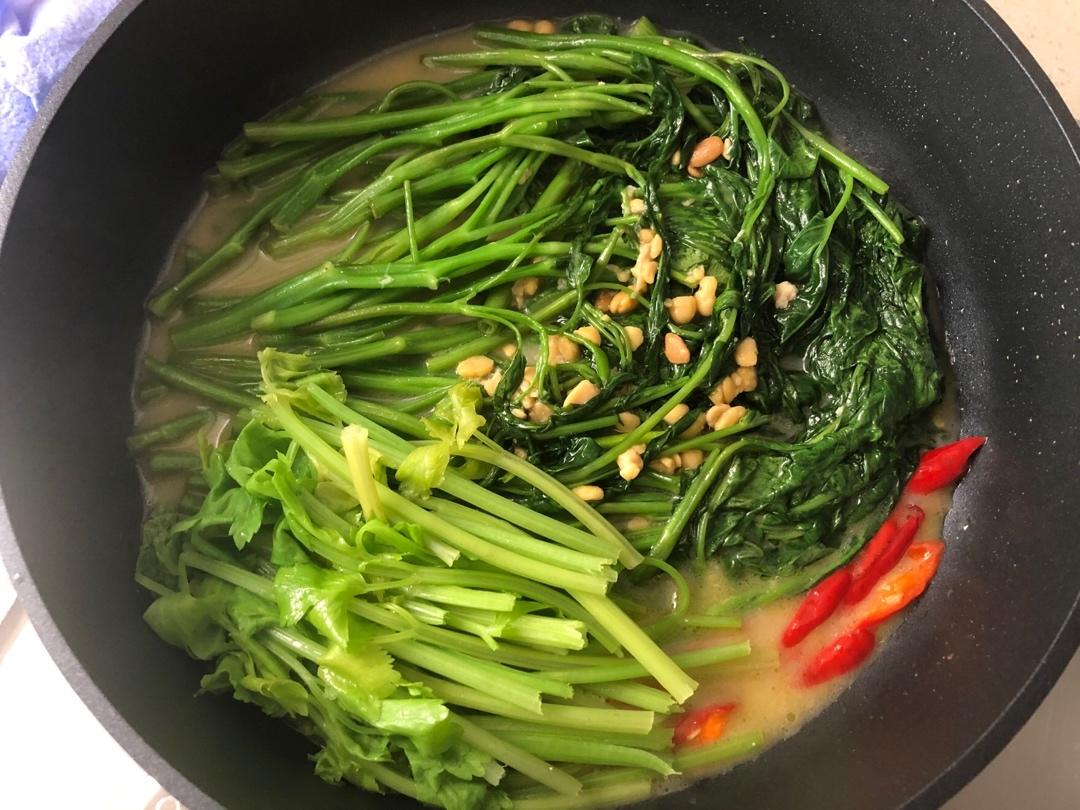 无事闲忙做的普宁黄豆酱炒空心菜