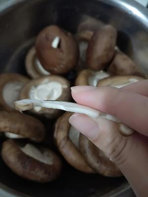 宝宝辅食——香菇粉(不用烤箱)的做法 步骤3