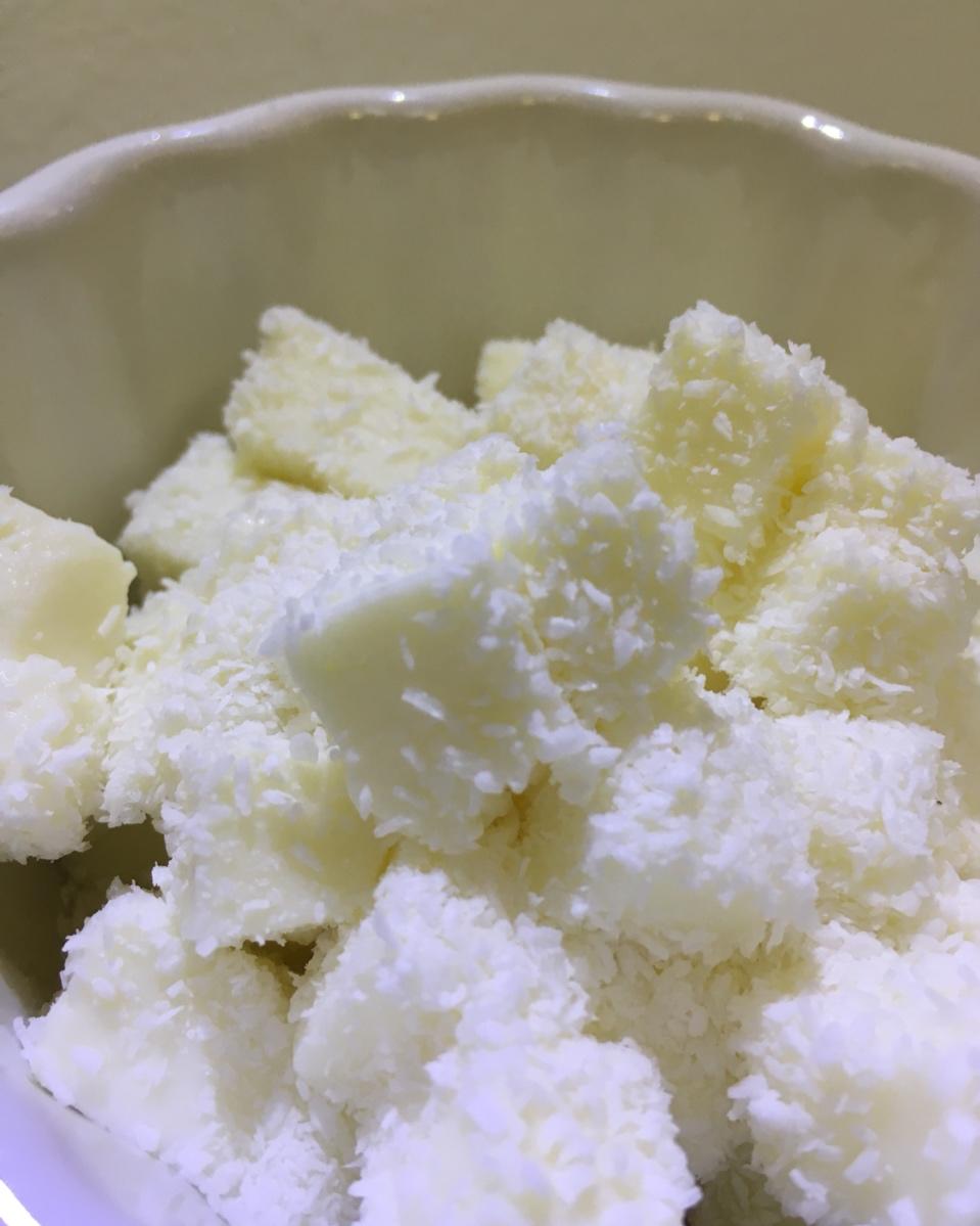 椰丝牛奶小方糕