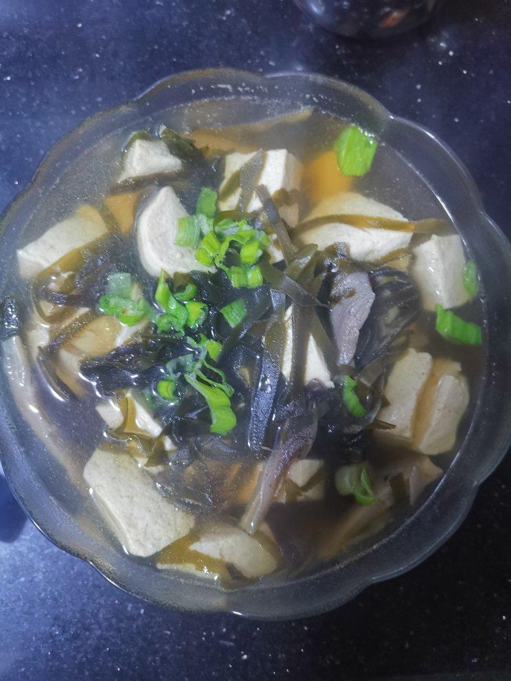 海带豆腐汤