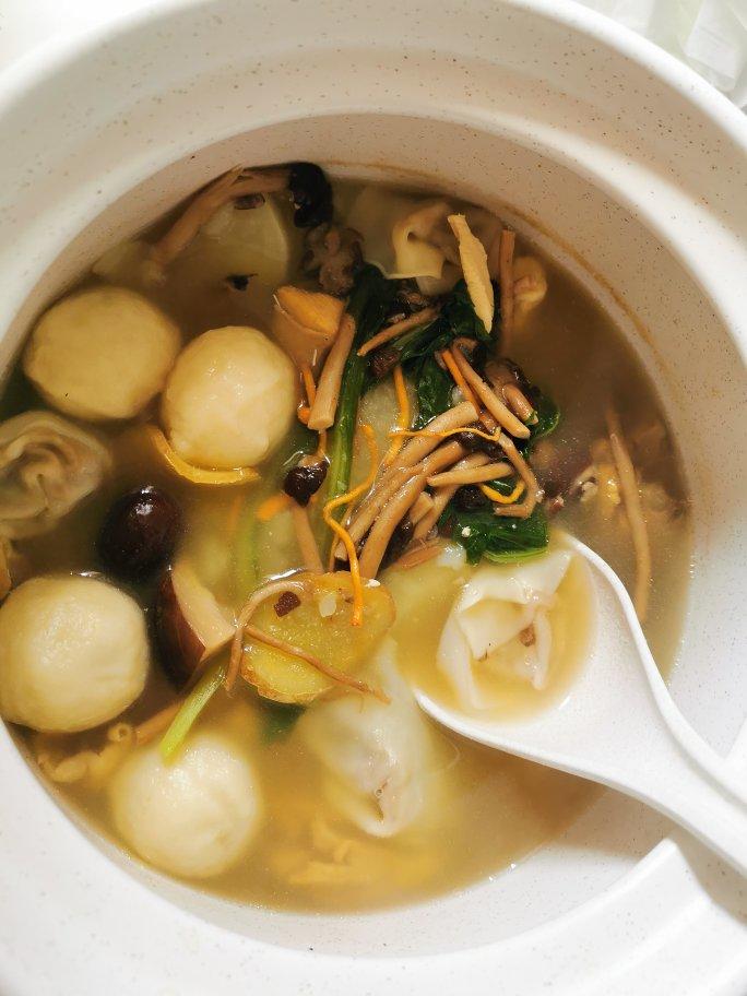 茶树菇土鸡汤