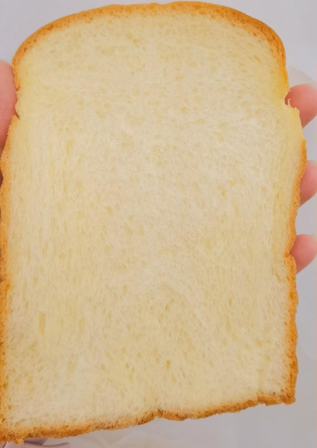 奶香纯粹的重料淡奶油吐司