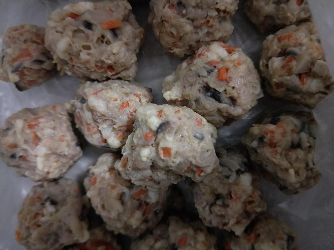 香菇胡萝卜鸡胸肉丸