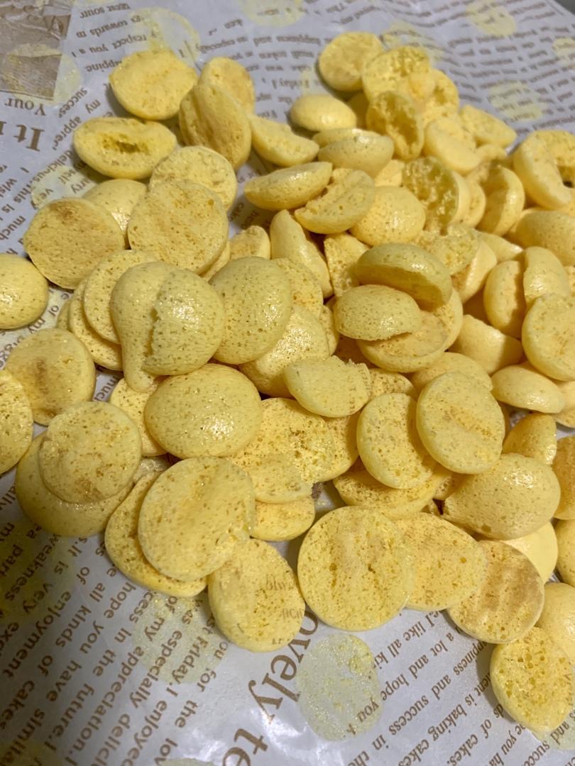宝宝第一口健康零食！超级无敌好吃到爆炸！入口即化！材料只有1个鸡蛋 ！10g奶粉！5g淀粉 ！酥脆可口 ！幸福的味道 ！