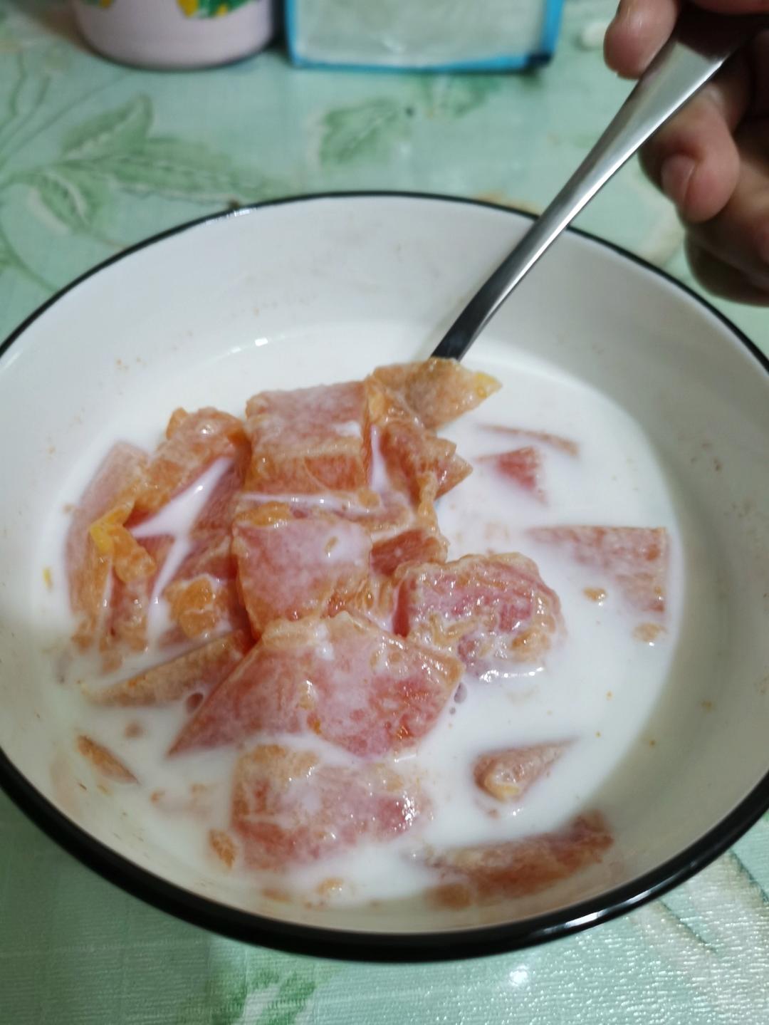 木瓜炖牛奶(养颜还可以下奶)