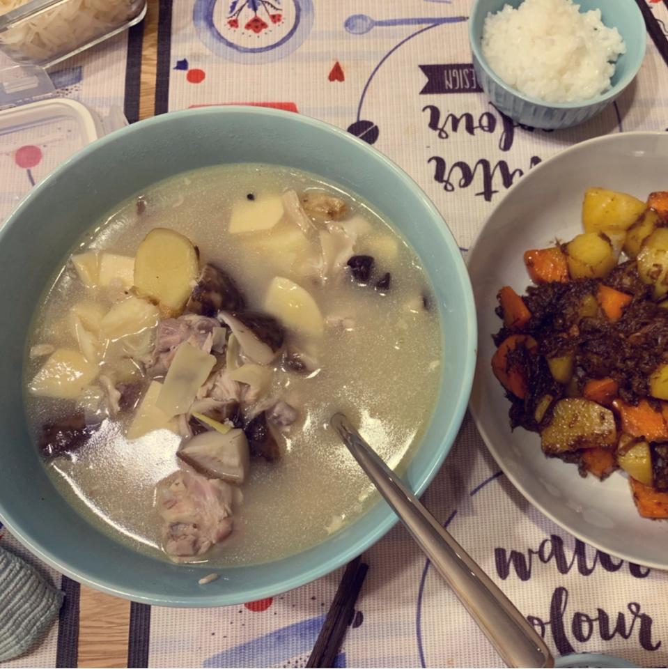菌菇鸡汤（电饭煲省心版）