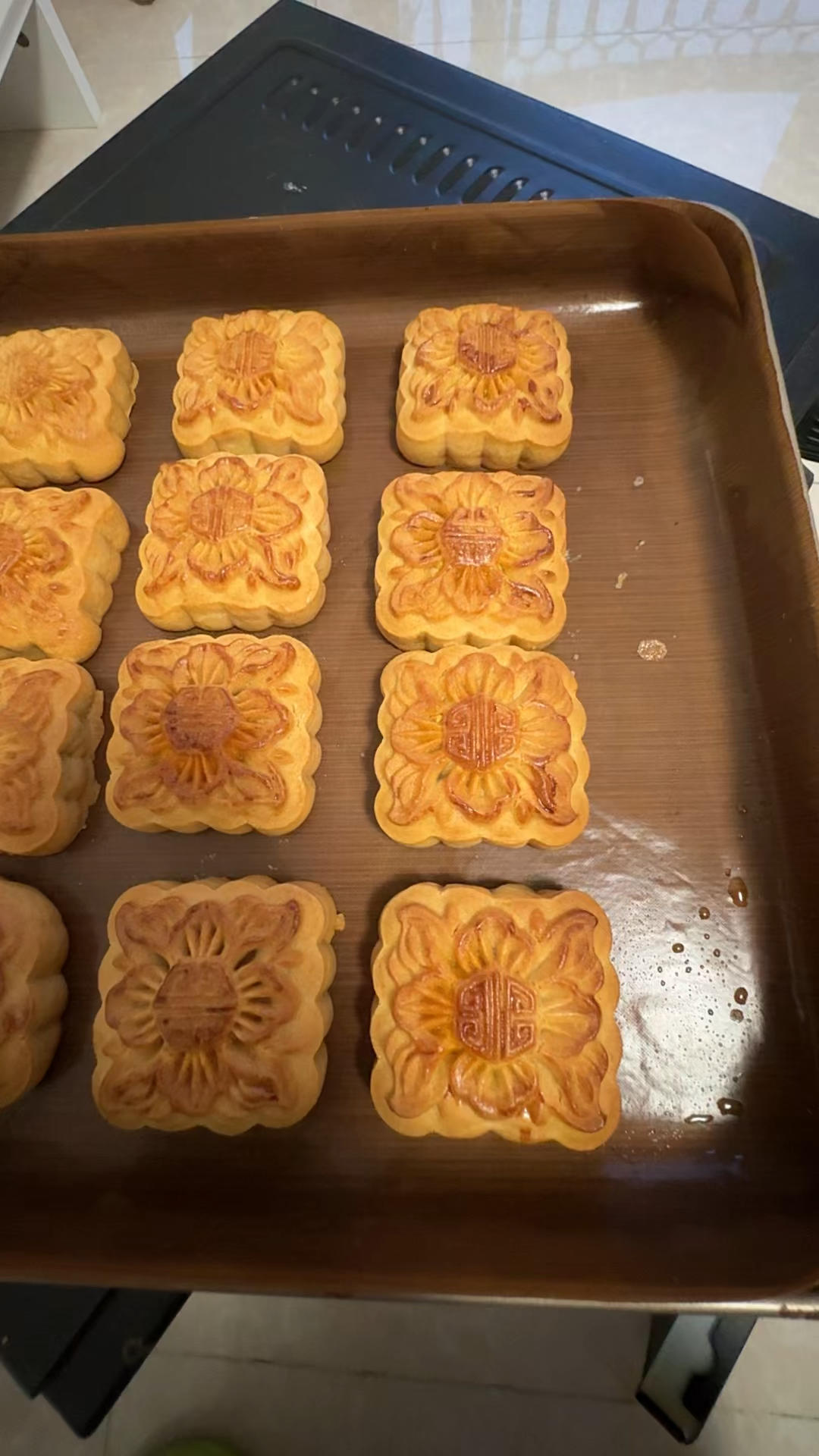 广式月饼—蛋黄莲蓉月饼