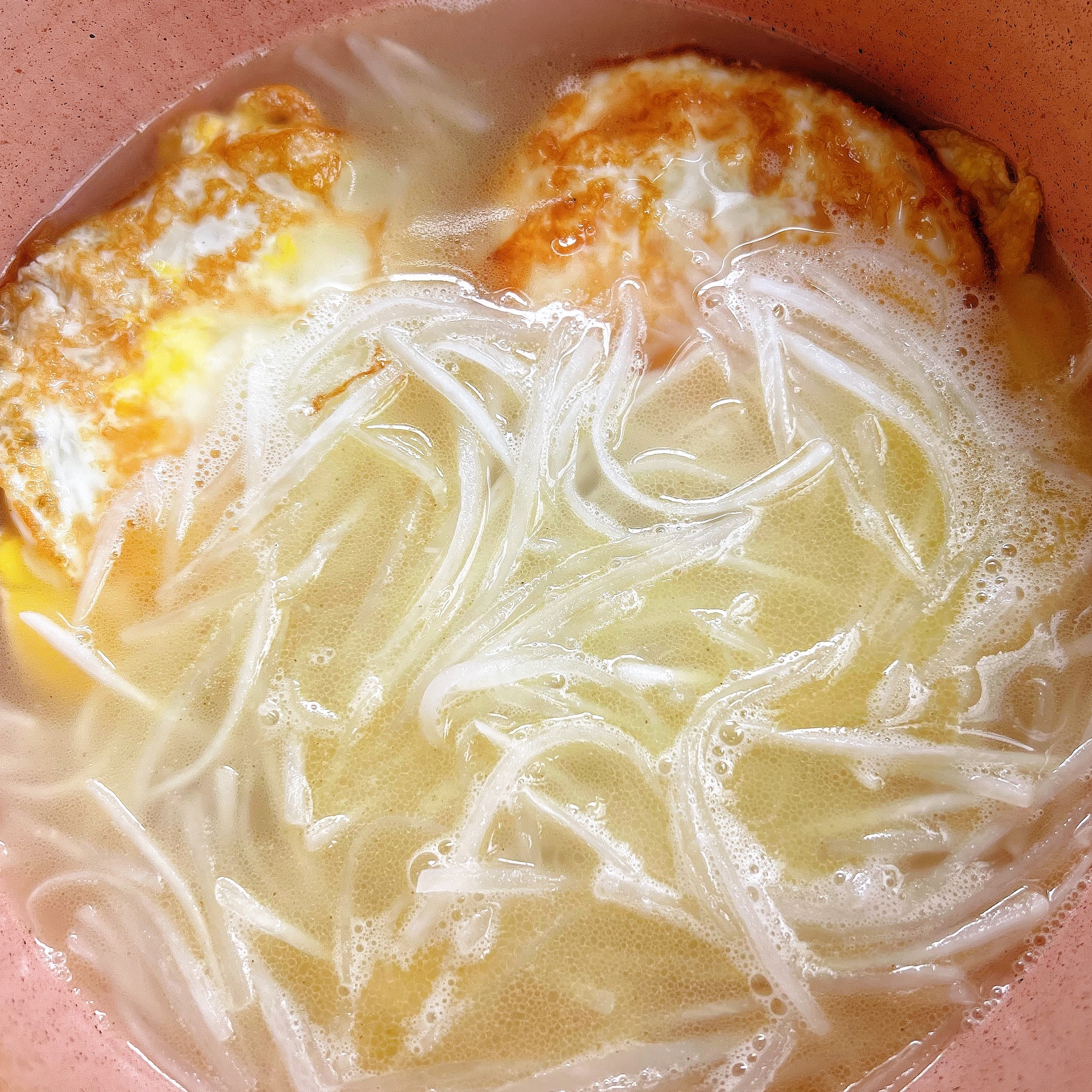 奶白鲜香的萝卜丝煎蛋汤的做法 步骤9