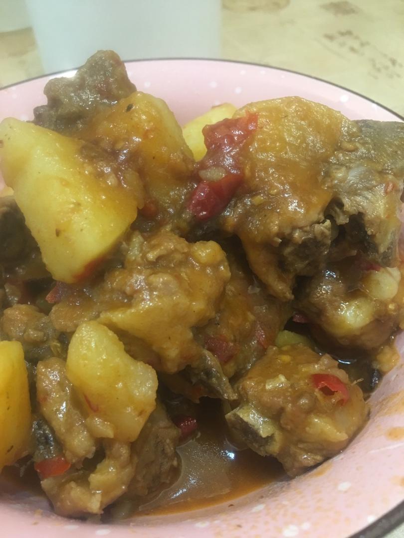 超级下饭的土豆烧排骨