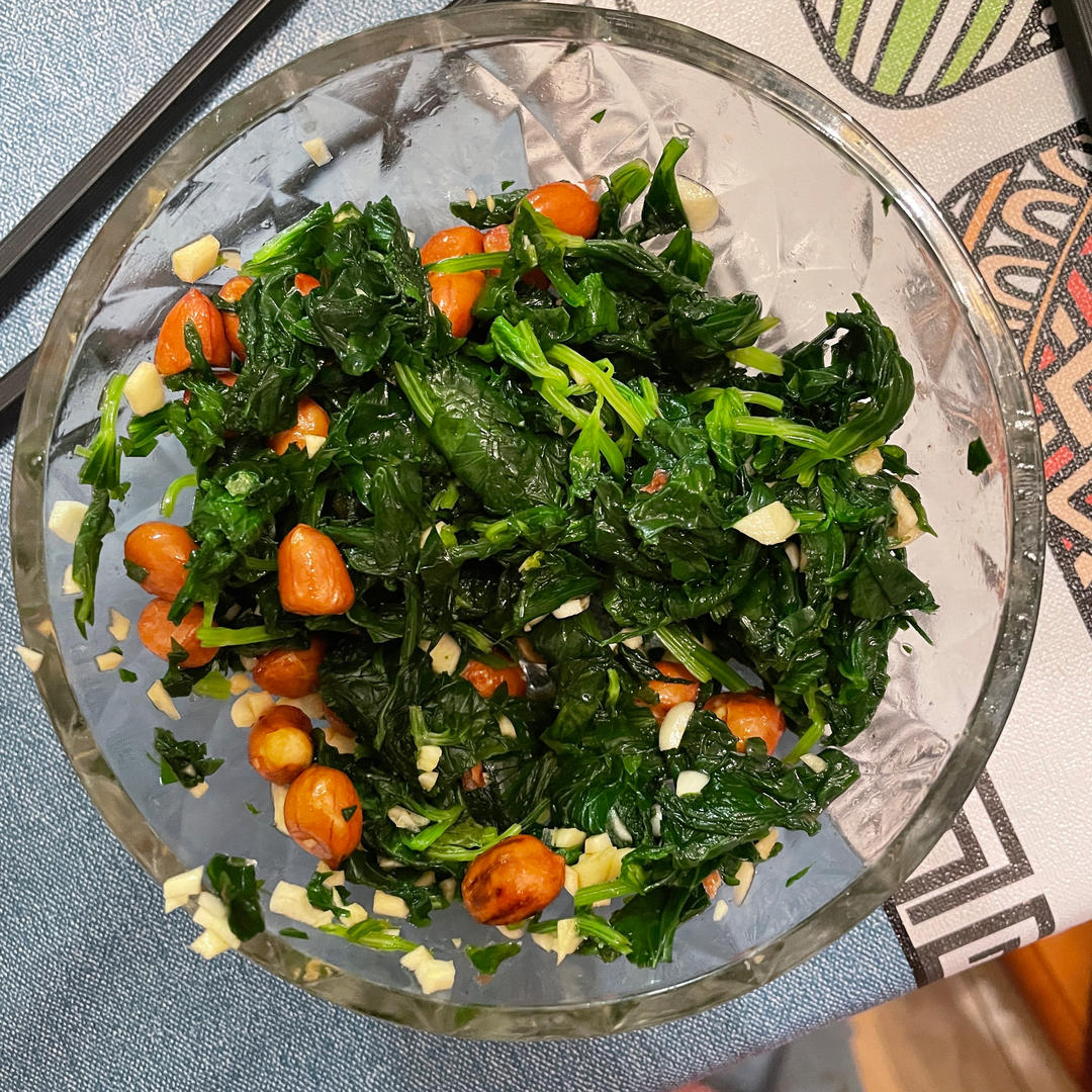 凉拌芹菜叶