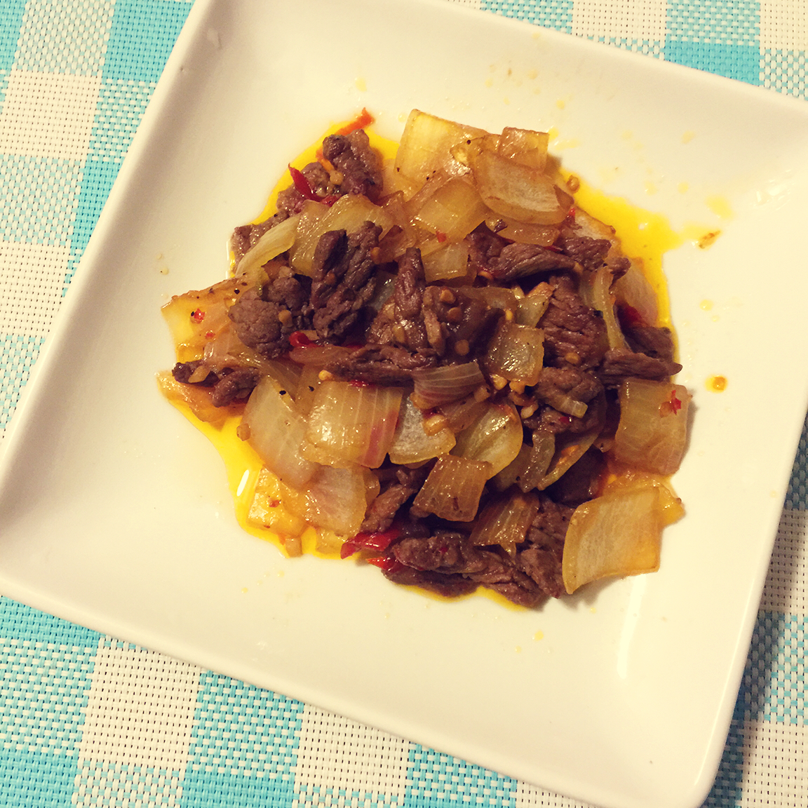 孜然洋葱炒牛肉粒