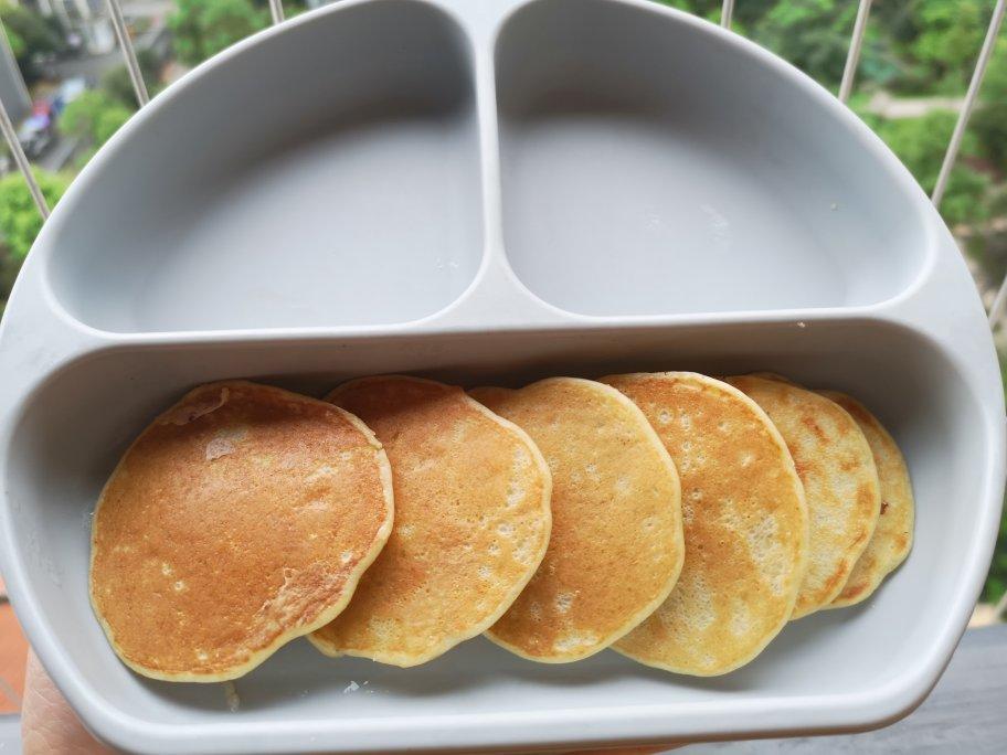 8月+宝宝辅食                                                                    香蕉鸡蛋松饼