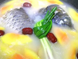 悦妈靓汤之～鱼头鱼尾木瓜汤的做法 步骤8