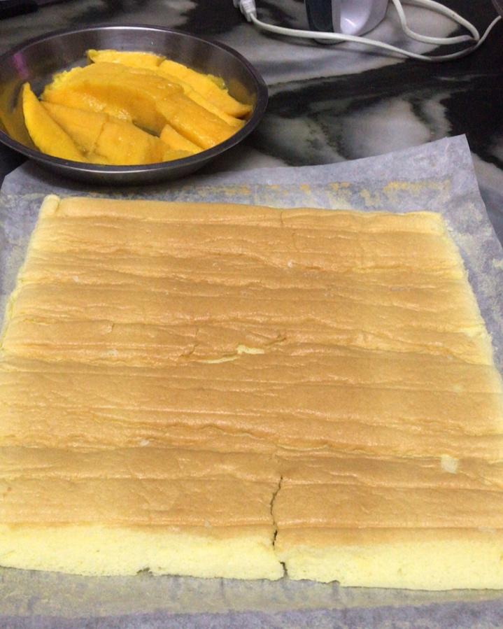 《Tinrry下午茶》教你做基础原味蛋糕卷