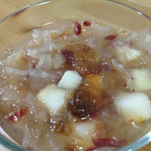 蔓越莓桃胶银耳羹