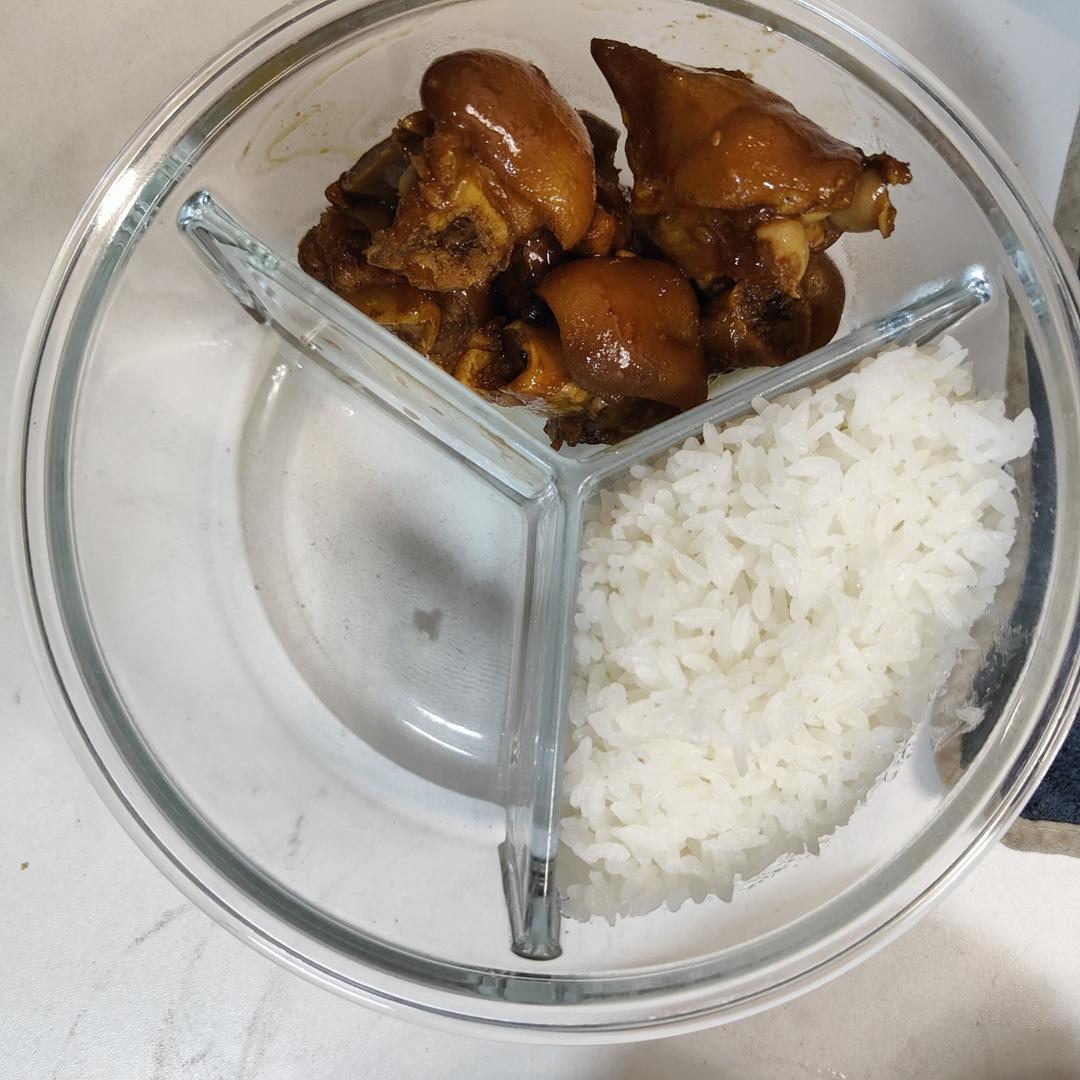 美味的家常菜：红烧猪蹄