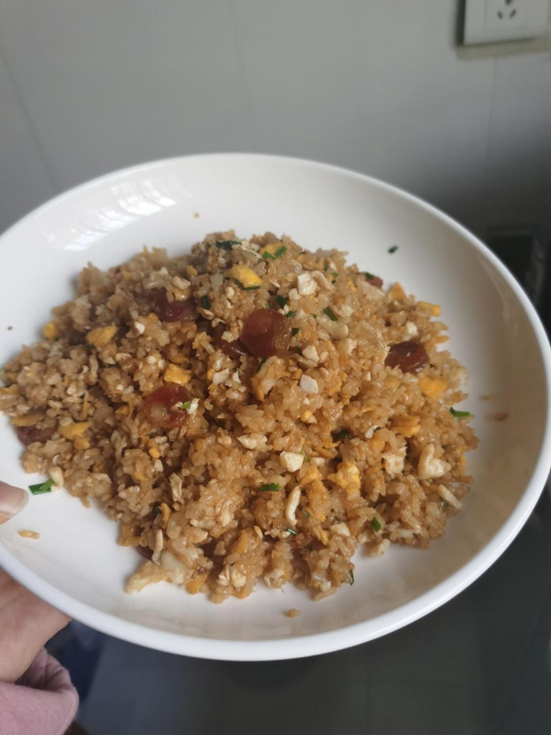 厨师长教你：“酱油炒饭”的家常做法，里面满满的小技巧，很受用