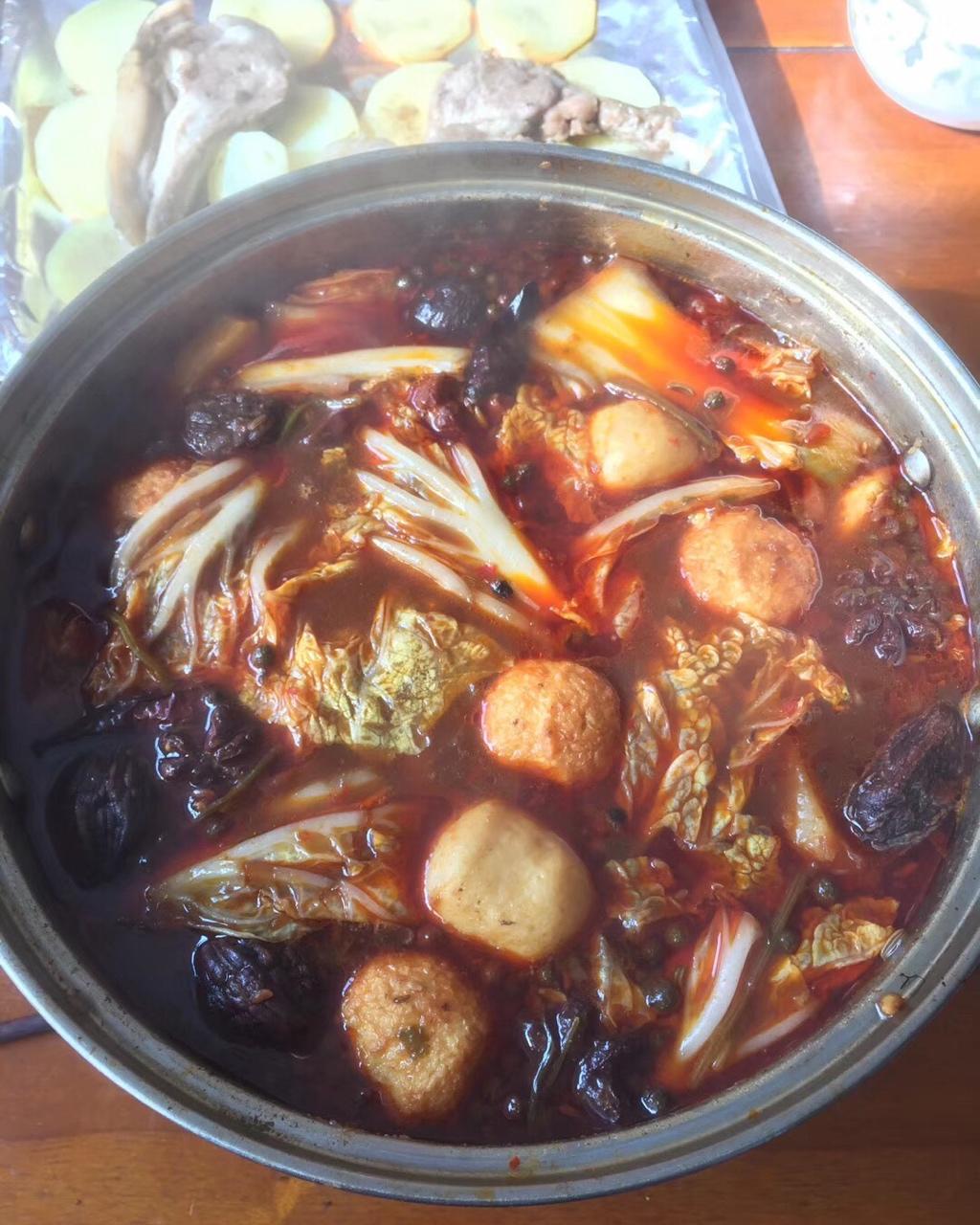 堂妈教你做红汤羊蝎子火锅