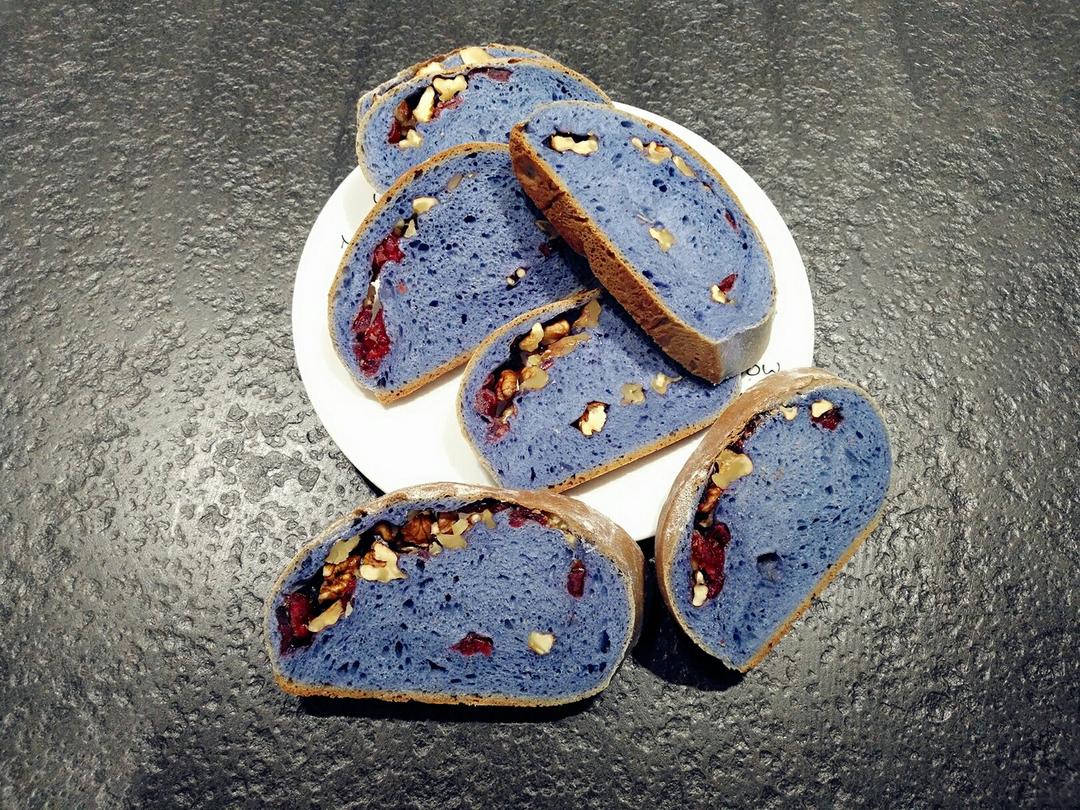 宝儿1987-10做的星空面包(蝶豆花天然色素)