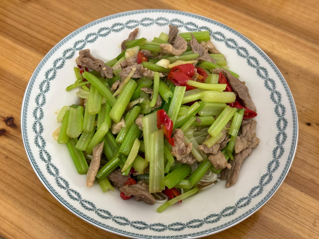 下饭芹菜炒肉