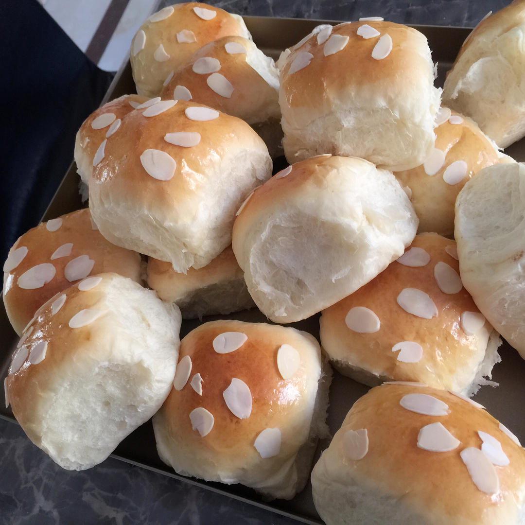 鲜奶油小餐包（一次发酵）