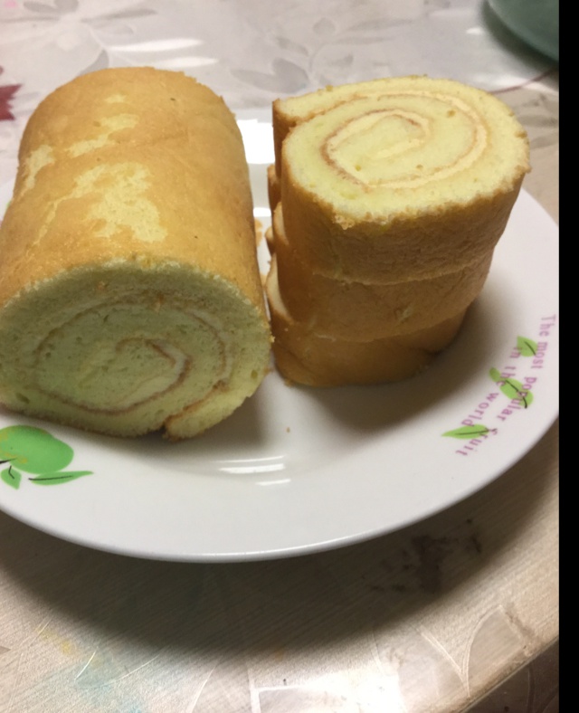 戚风蛋糕卷（家用30L烤箱自带烤盘之3蛋卷卷）