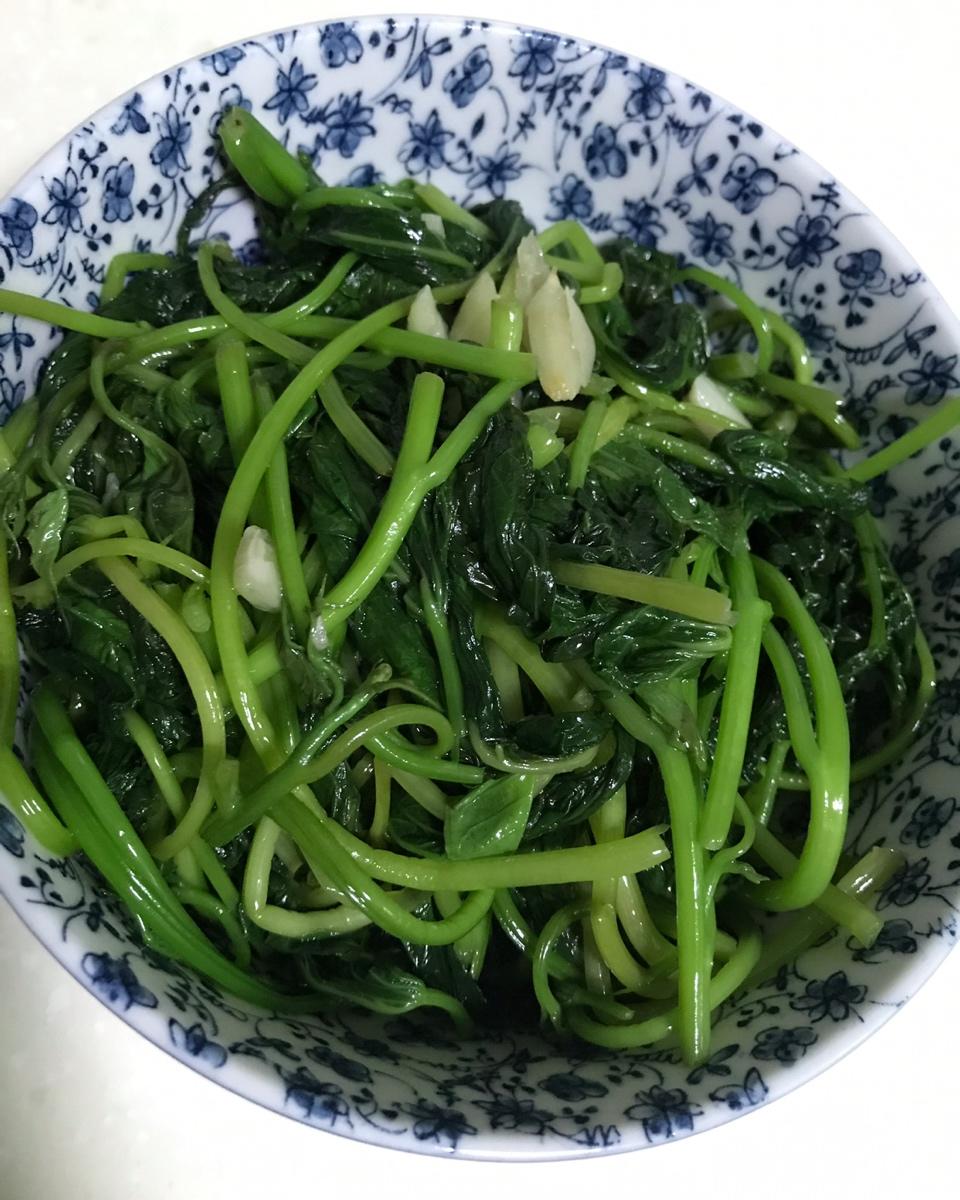 蒜炒番薯叶