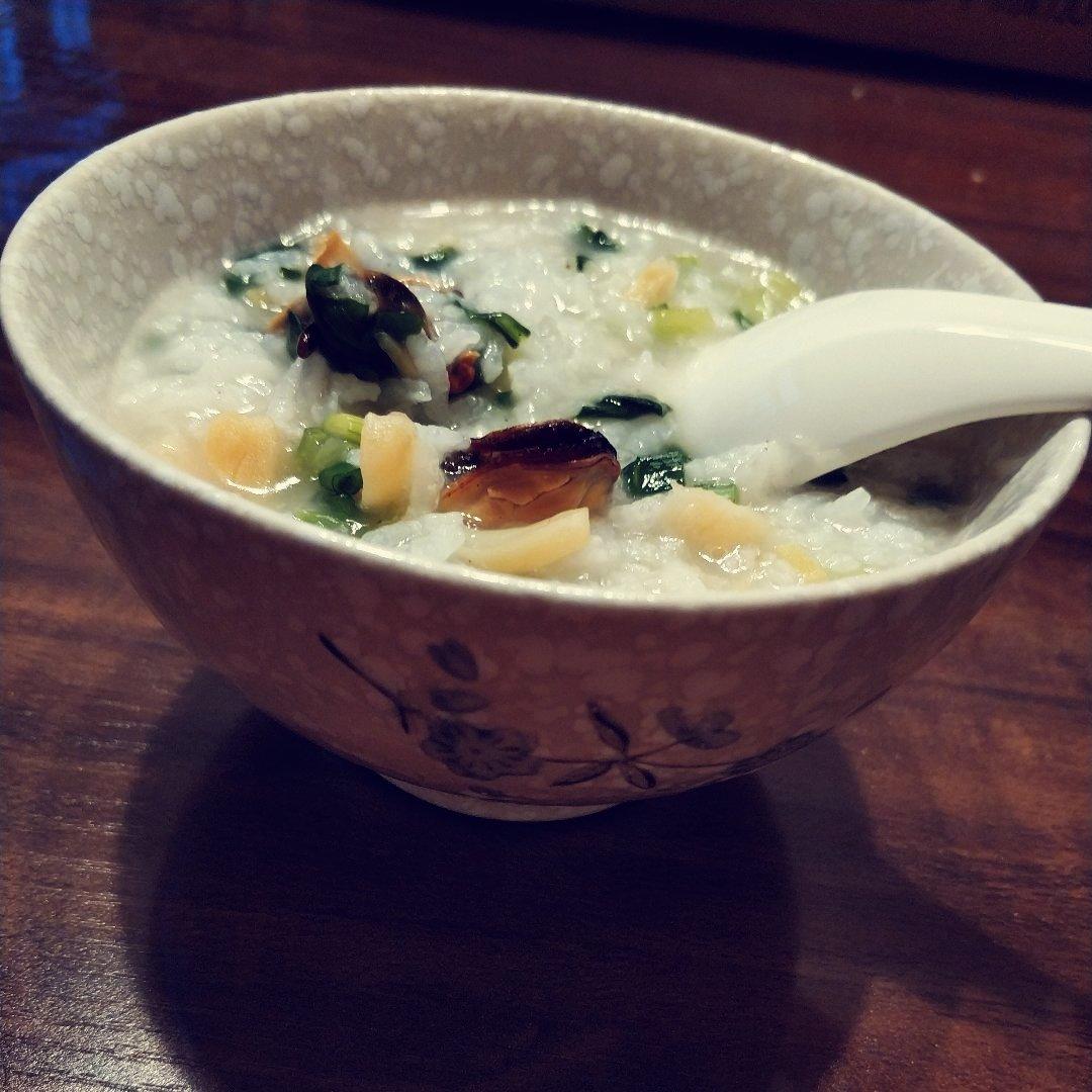 干贝蛤蜊海鲜粥