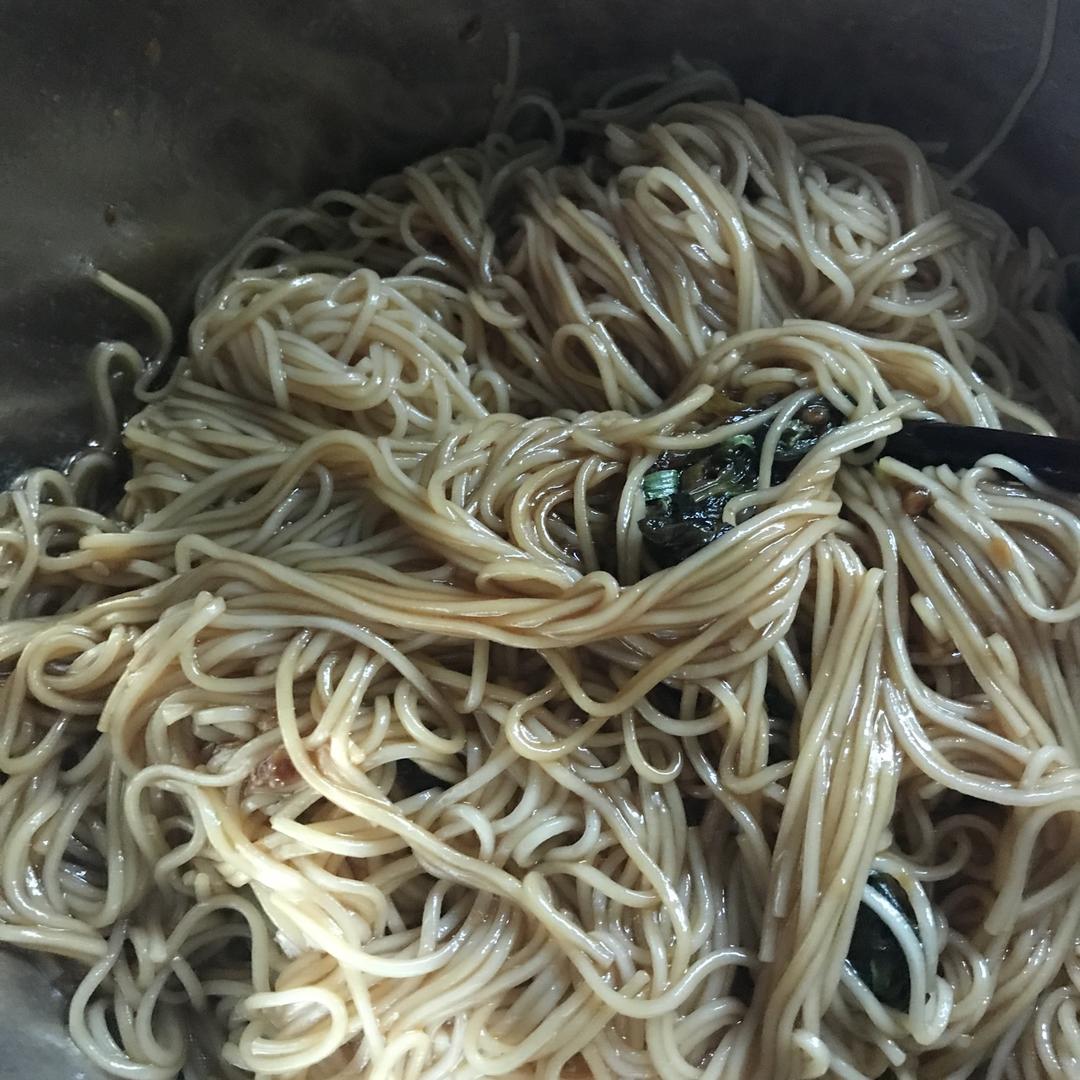 10分钟搞定的一碗葱油拌面