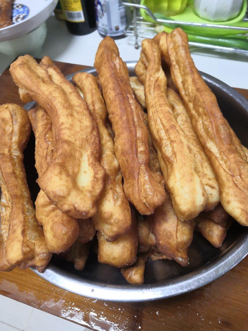 早餐来一根金灿灿的放心油条吧！
