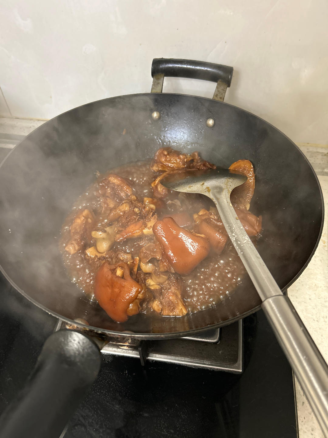 酱香卤猪蹄
