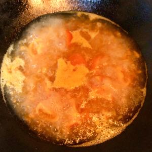 酸甜开胃的番茄冻豆腐汤的做法 步骤10
