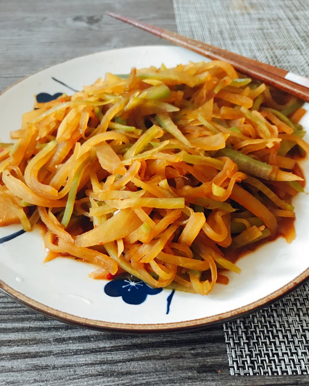 信之介sama与卤肉饭做的鲜美炒萝卜条