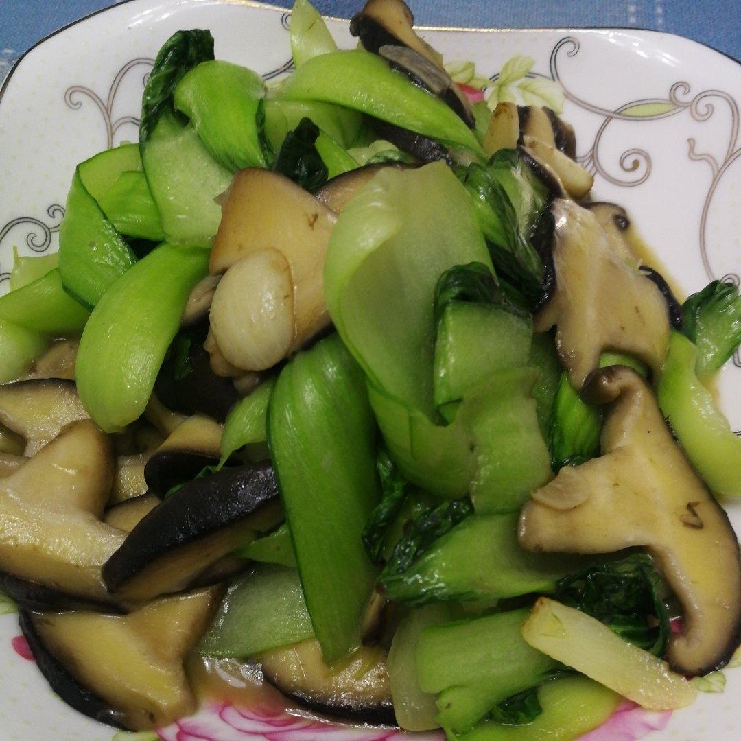 老丁的私房菜-香菇炒油菜