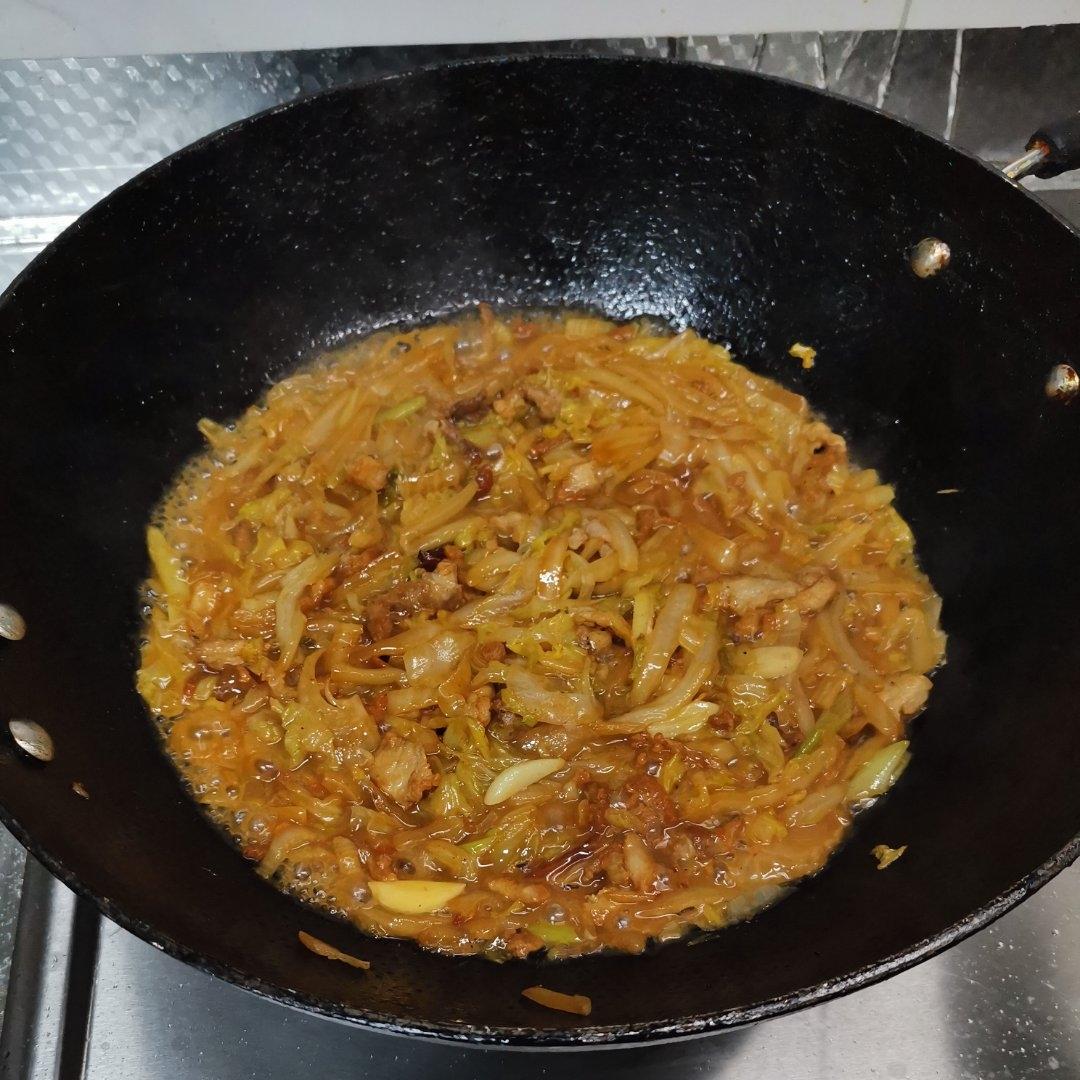 酸菜炖五花肉
