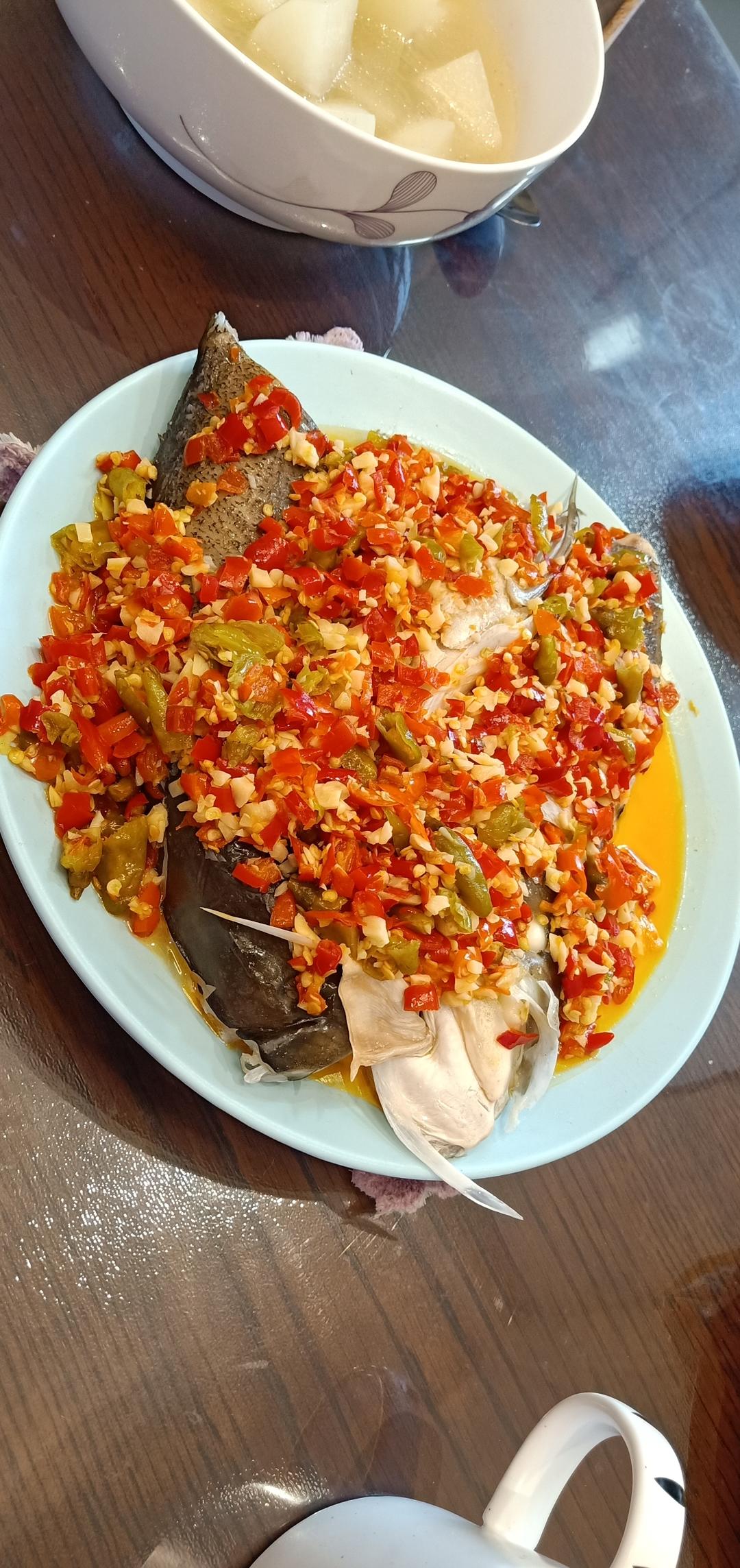 超简单的剁椒鱼头的做法