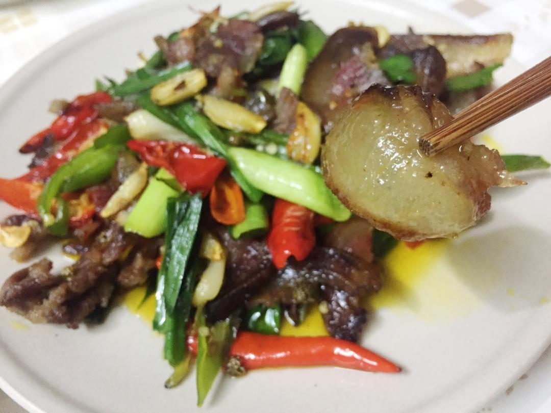 尖椒炒腊猪头肉的做法 步骤16