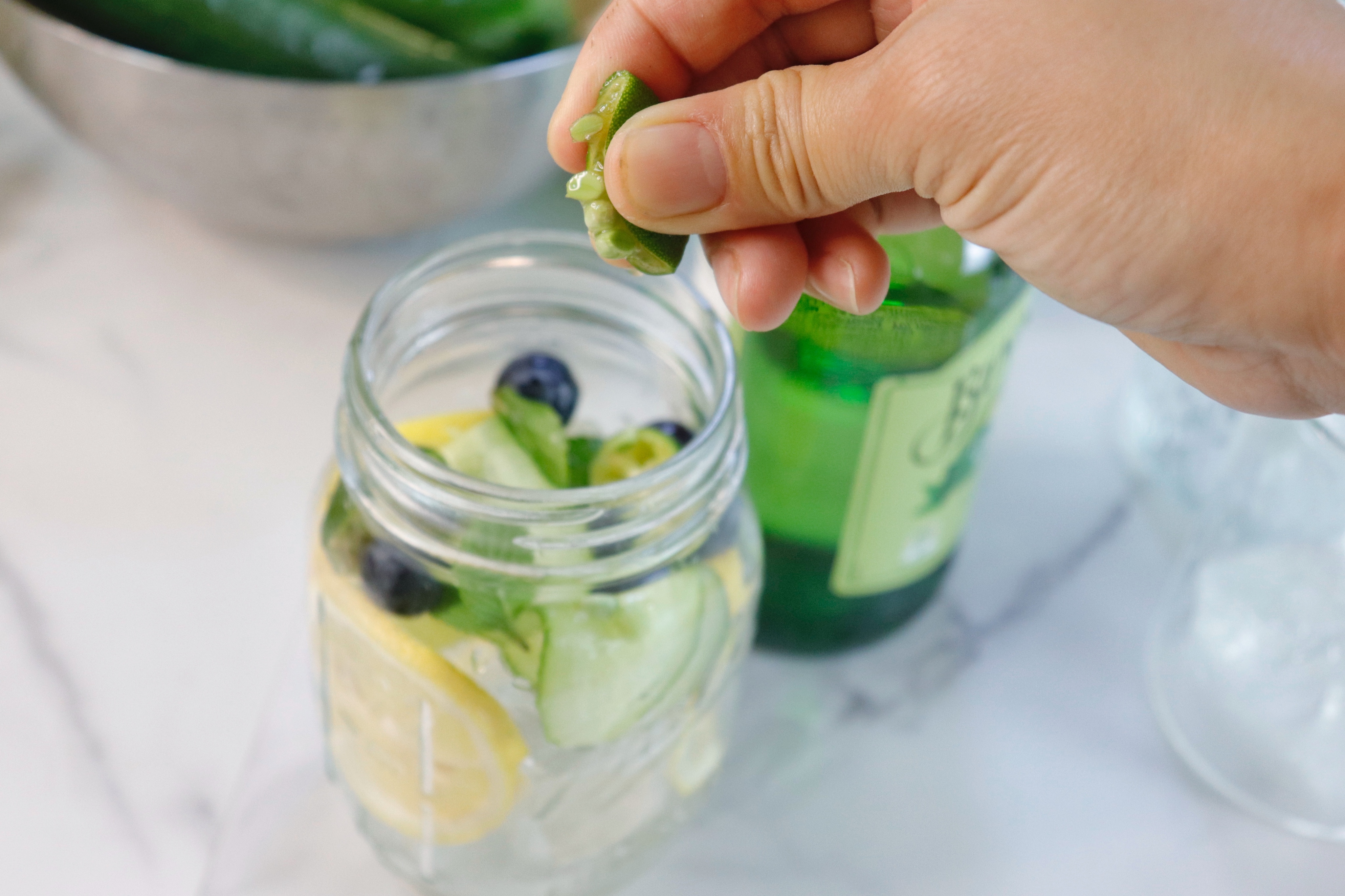青瓜柠檬薄荷气泡水🔥夏日特饮无糖爽口的做法 步骤3